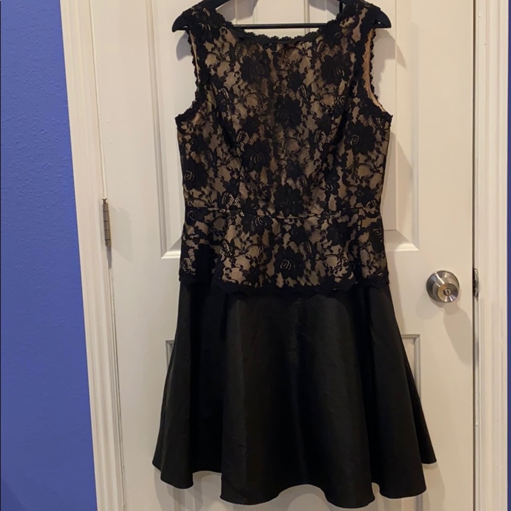 Jessica Howard formal dress. Belt not included.